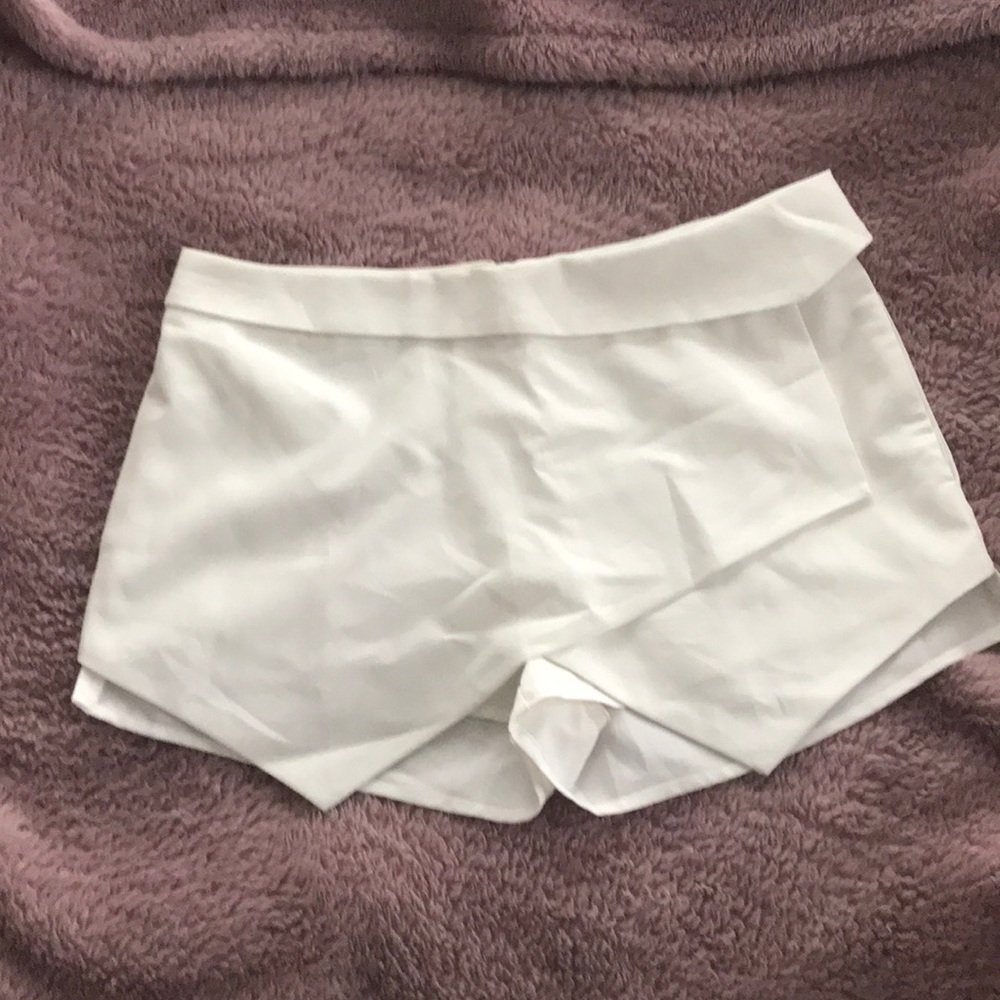 Asymmetric White Skort with Pockets